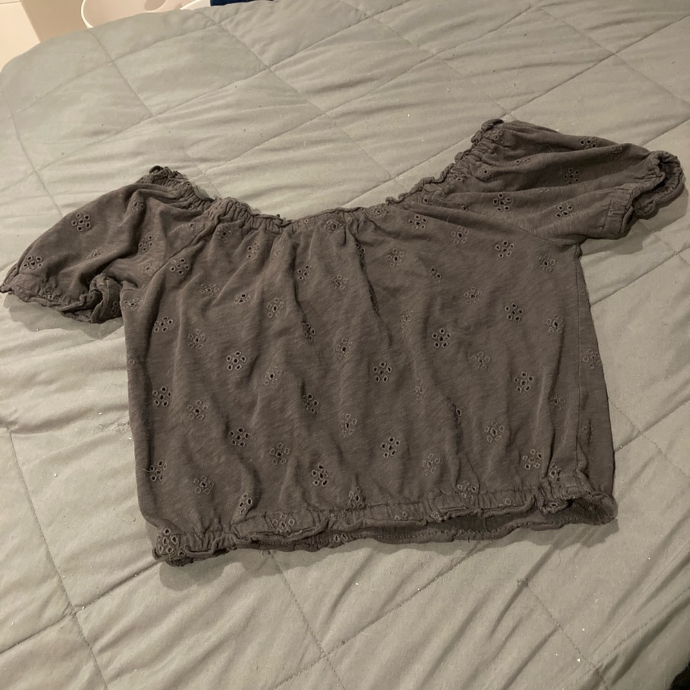 Womens charcoal gray short sleeve crop top